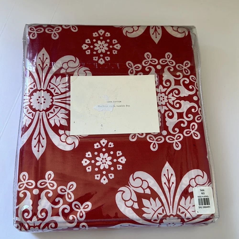 Pottery Barn Emilina twin duvet with standard sham